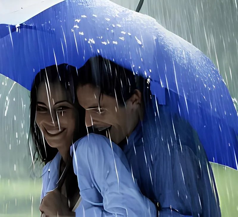 Всегда остается вариант чужого зонта, но не переусердствуйте ;)