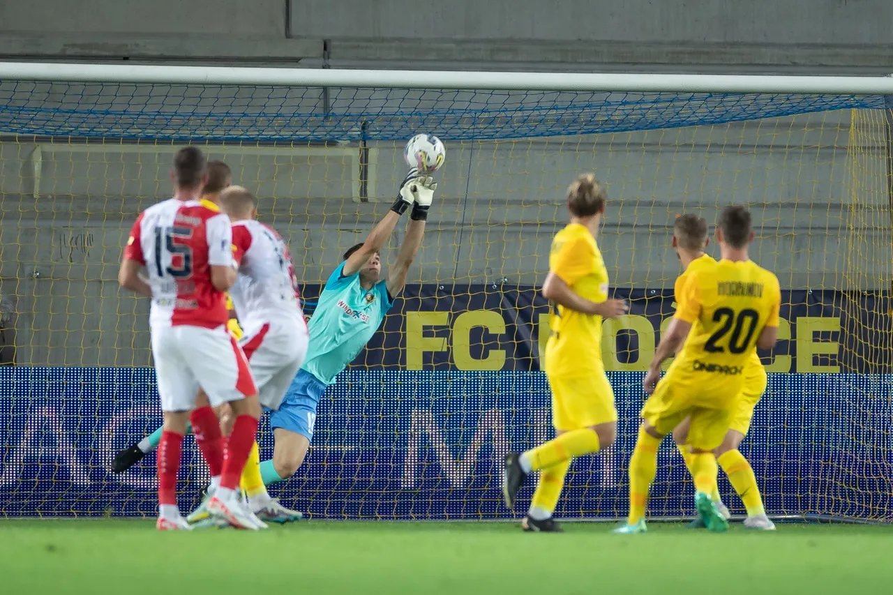 Когда характера хватило только на первый тайм. Обзор матча ЛЕ Днепр-1 - Славия 2