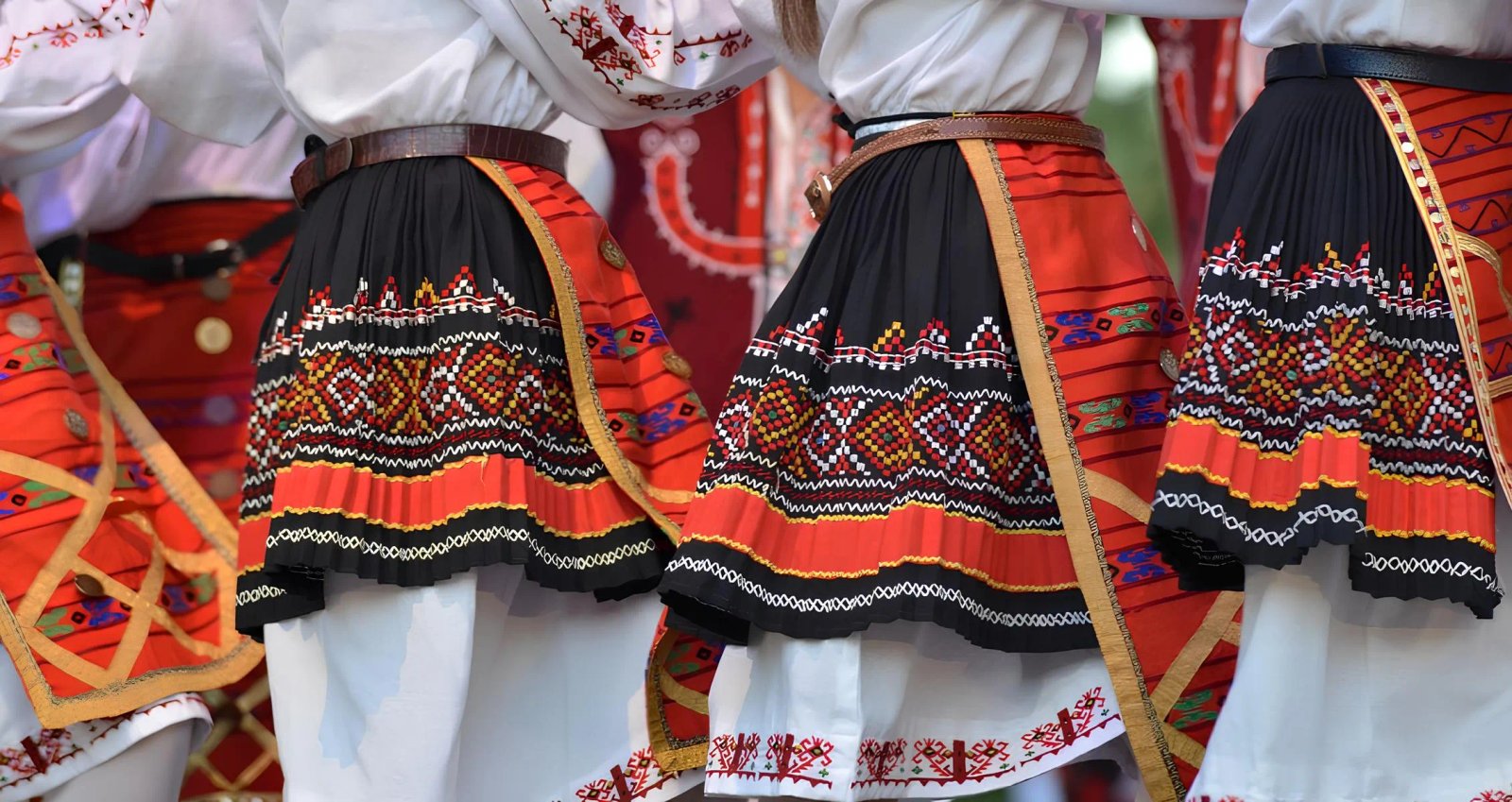 Фольклор - це будь-які художні прояви народної уяви.