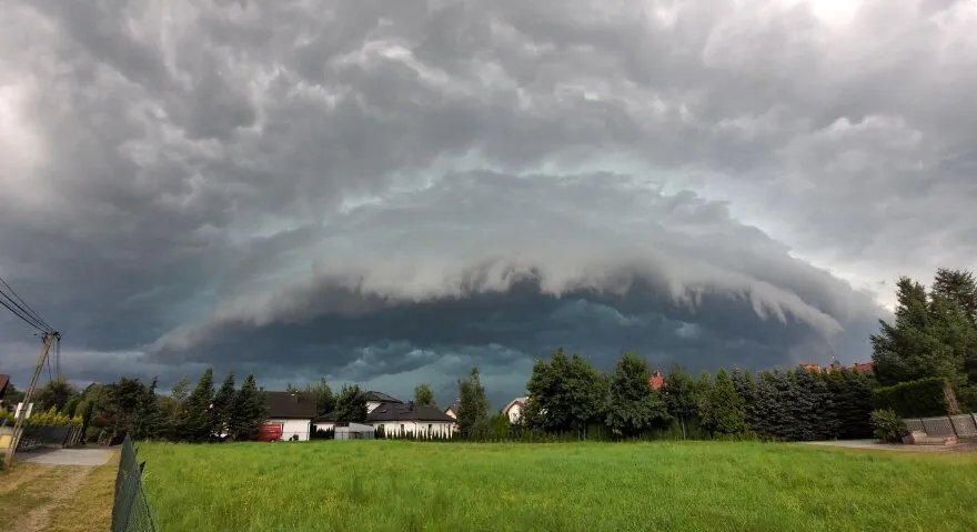За мить до грози За мить до грози