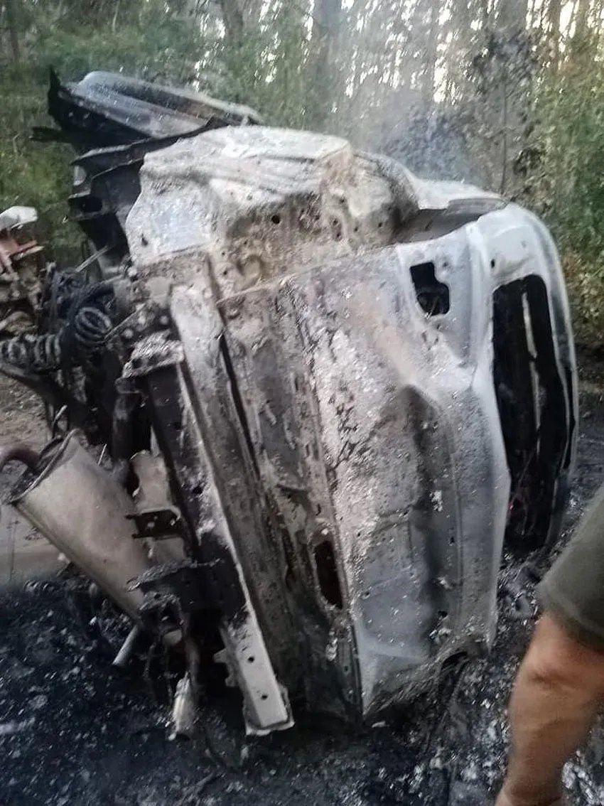 Автомобиль от взрыва выгорел полностью. Фото: Полиция Черниговской области Автомобиль от взрыва выгорел полностью. Фото: Полиция Черниговской области