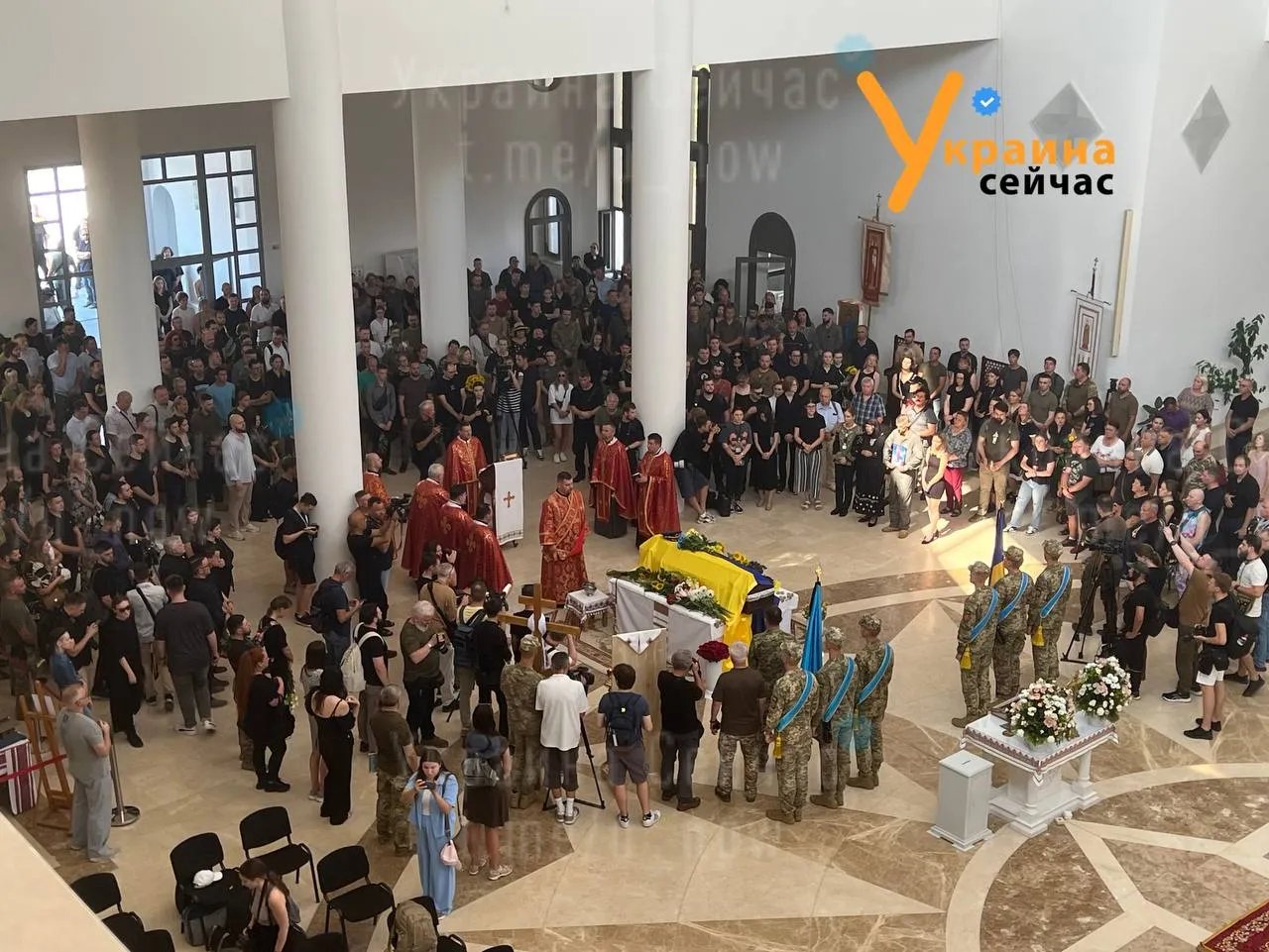 Церемонія прощання з Джусом Церемонія прощання з Джусом