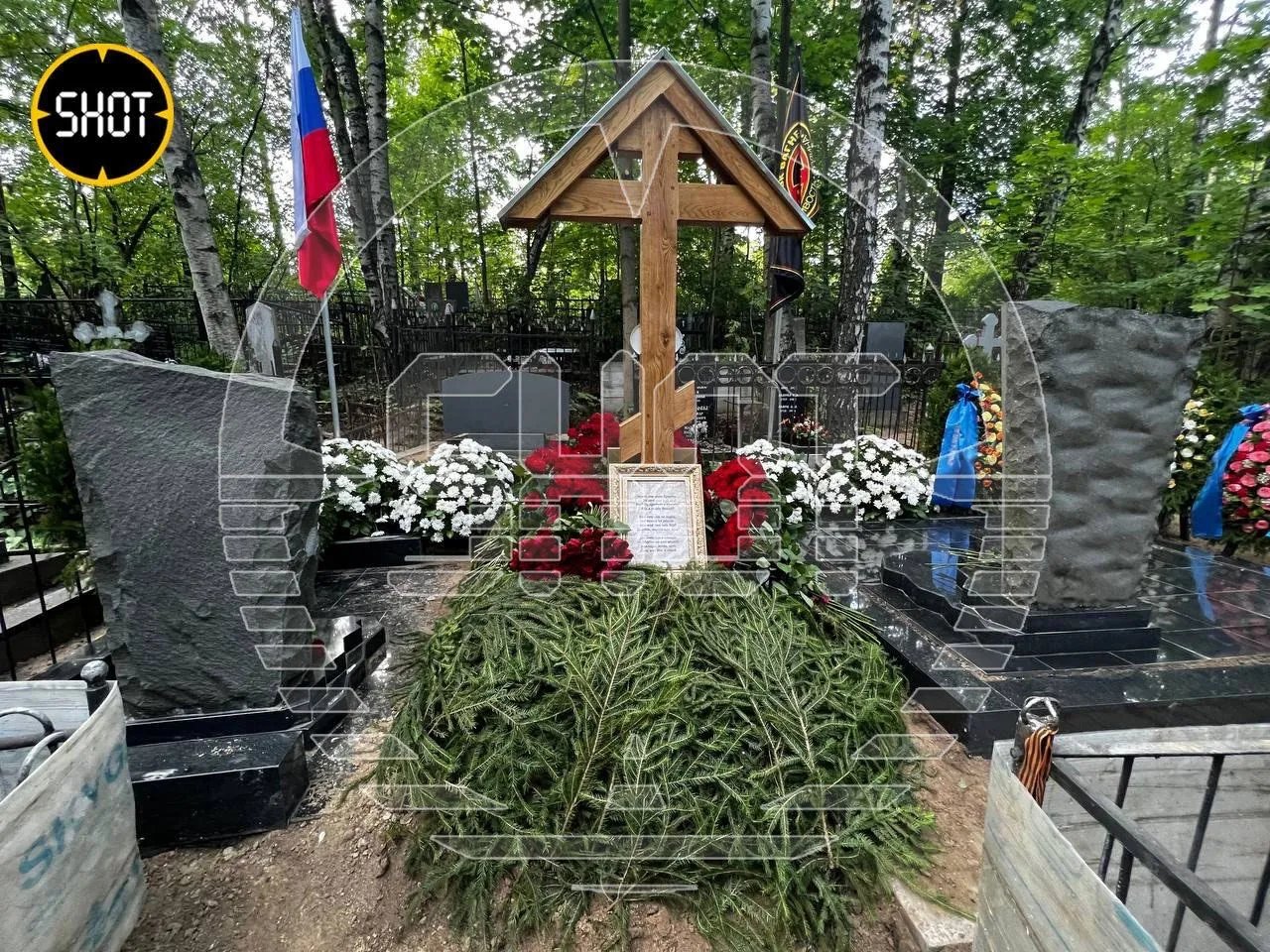 Перші кадри з цвинтаря, де поховали Пригожина. Фото: Shot