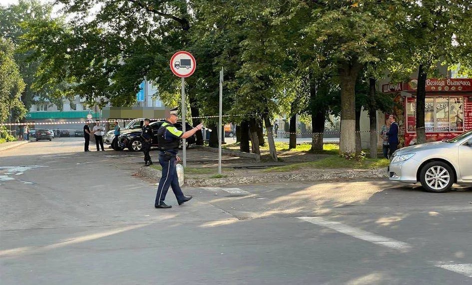 Територія біля СК в Брянську Територія біля СК в Брянську
