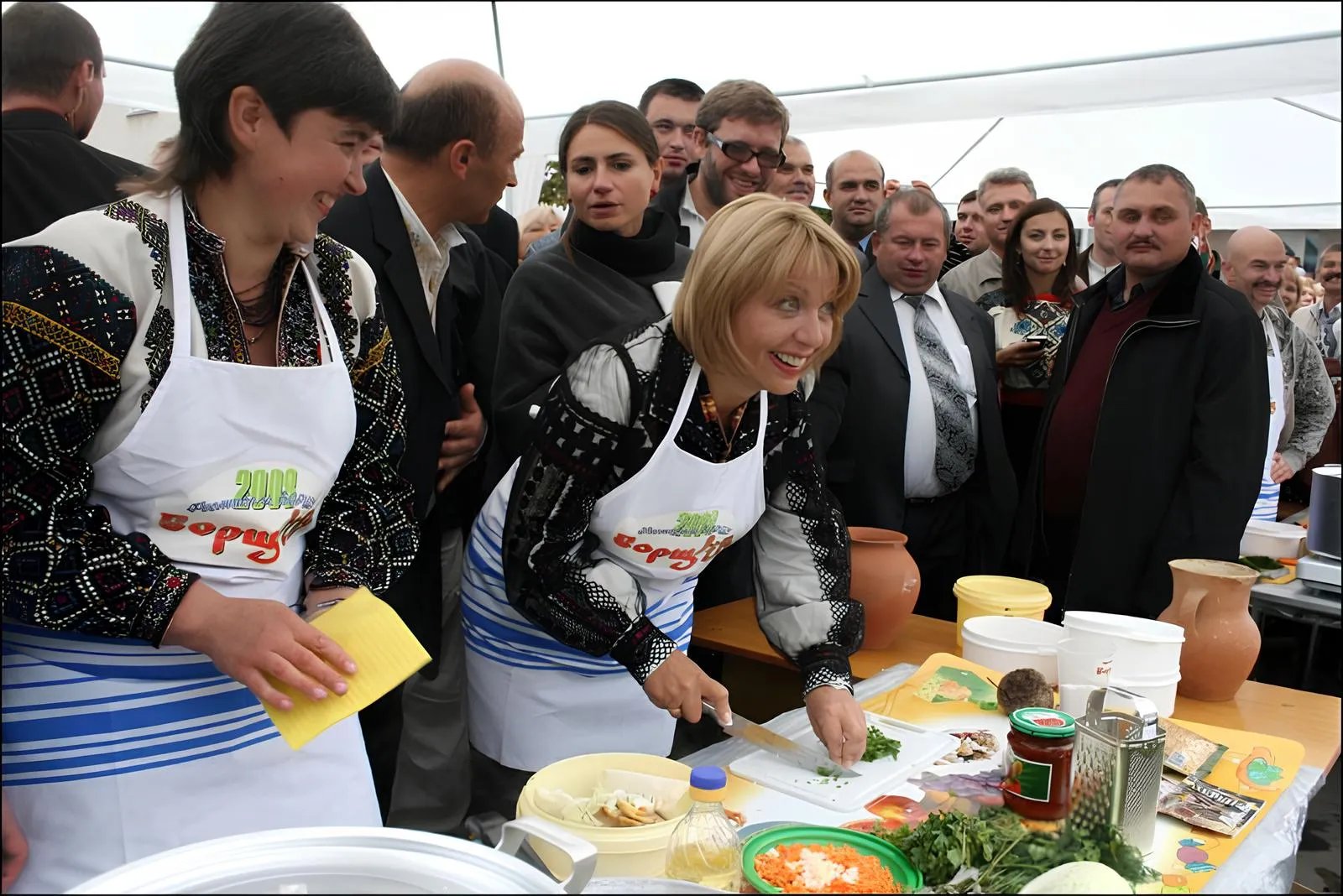 Катерина Ющенко готує борщ!