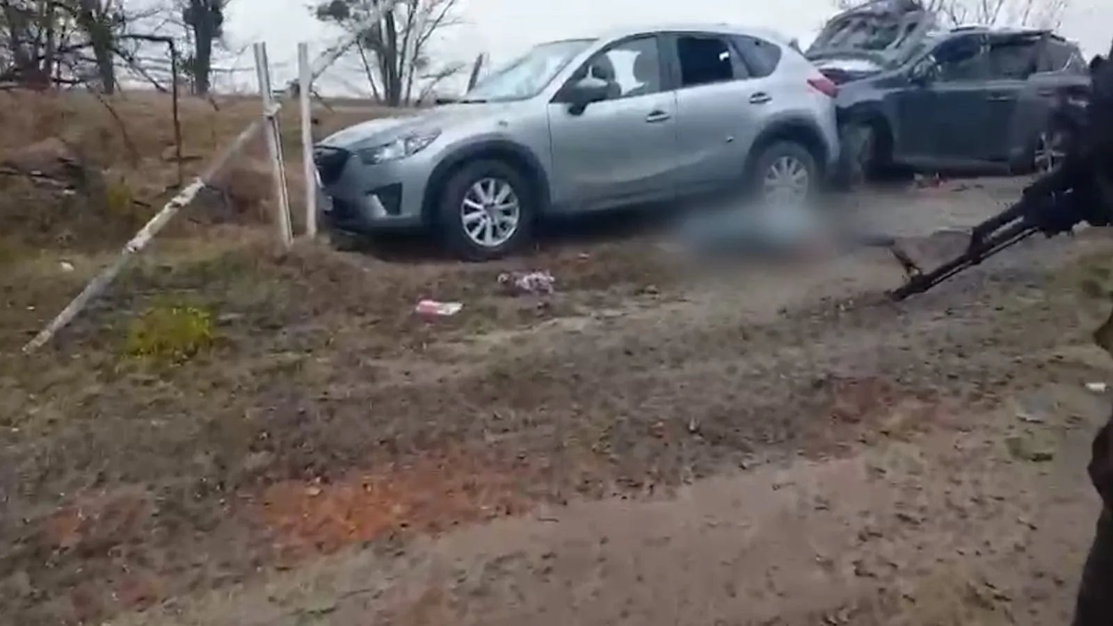 Автівки розстрілювали впритул. Фото: Нацполіція