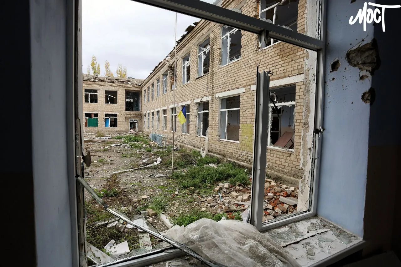 Одна зі зруйнованих шкіл Херсонщини. Фото most.ks.ua Зруйнована школа на Херсонщині. Фото most.ks.ua