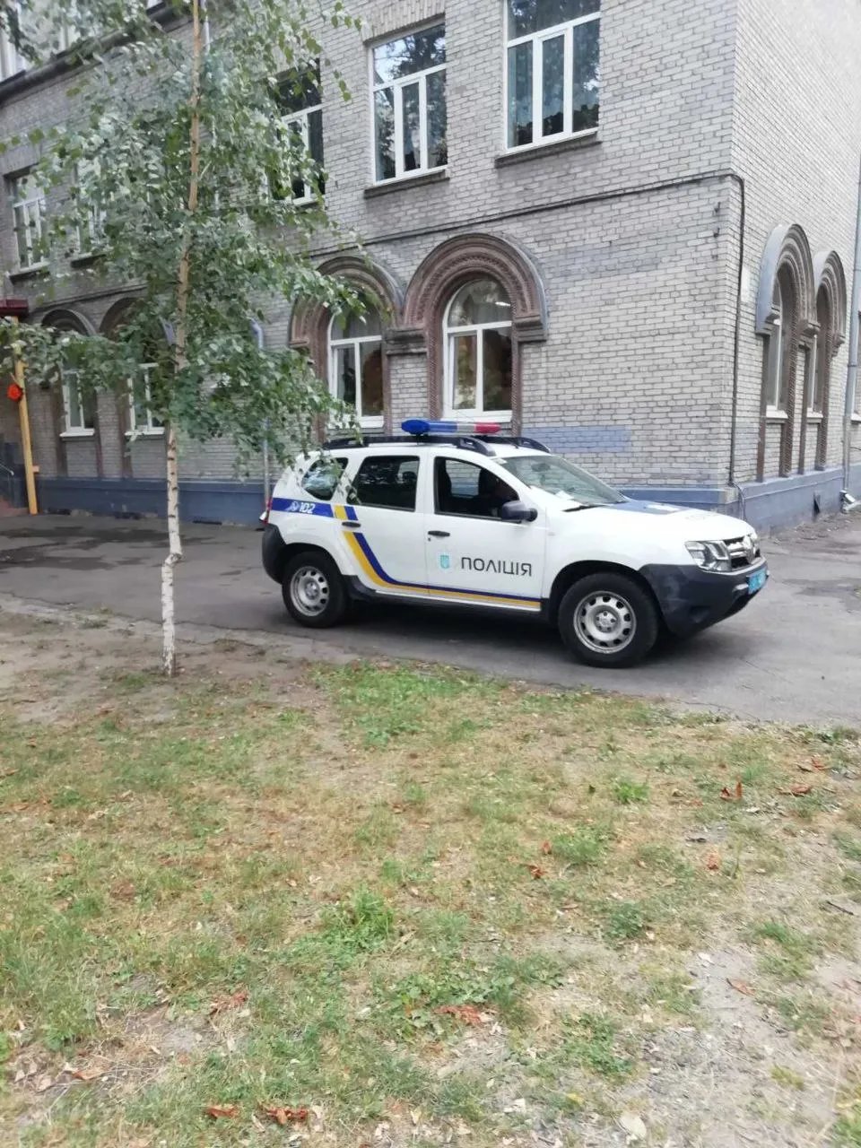 Авто полиции возле школы №37 Авто полиции возле школы №37