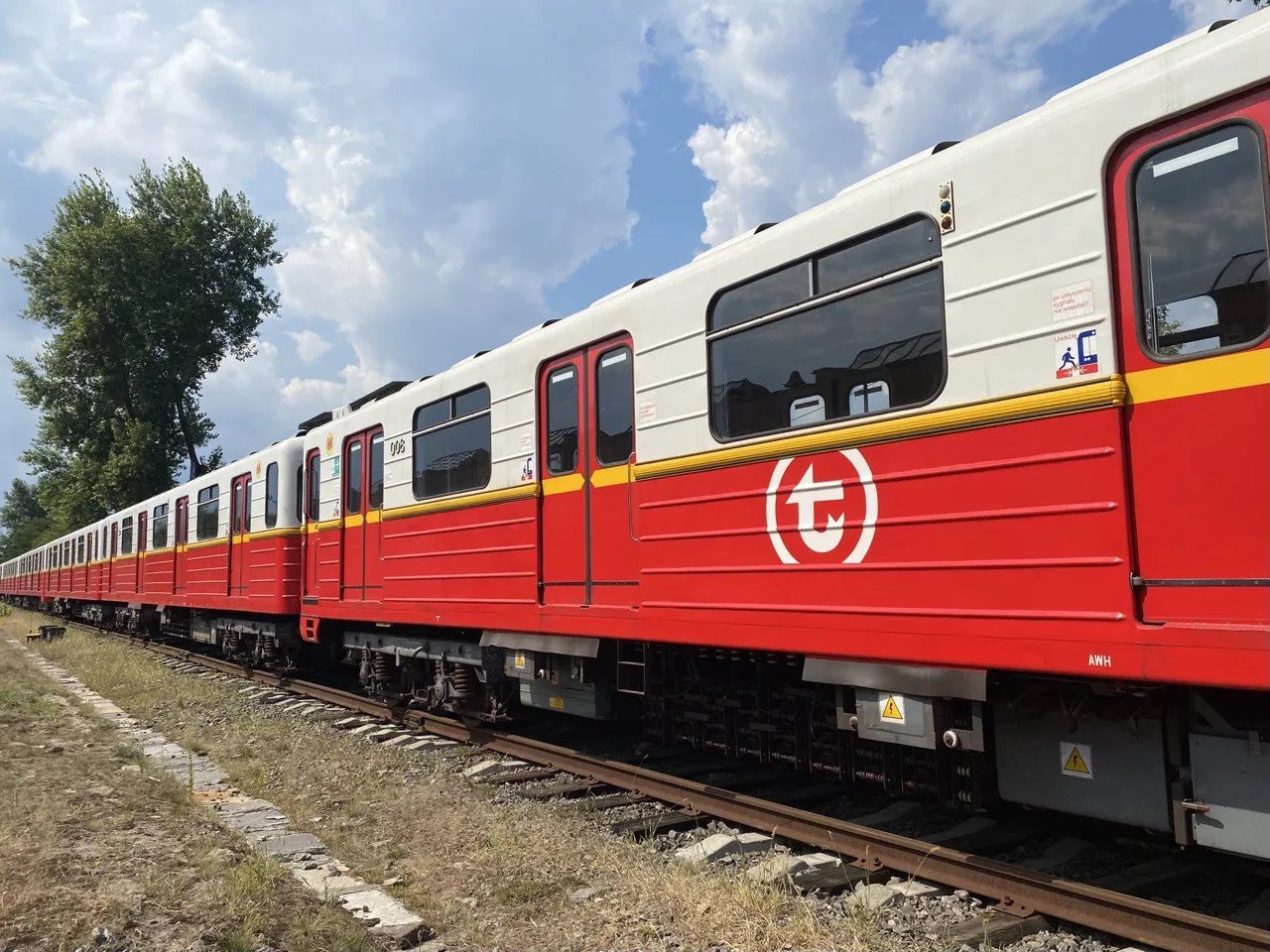 До конца года передадут еще 24 вагонов из Варшавы