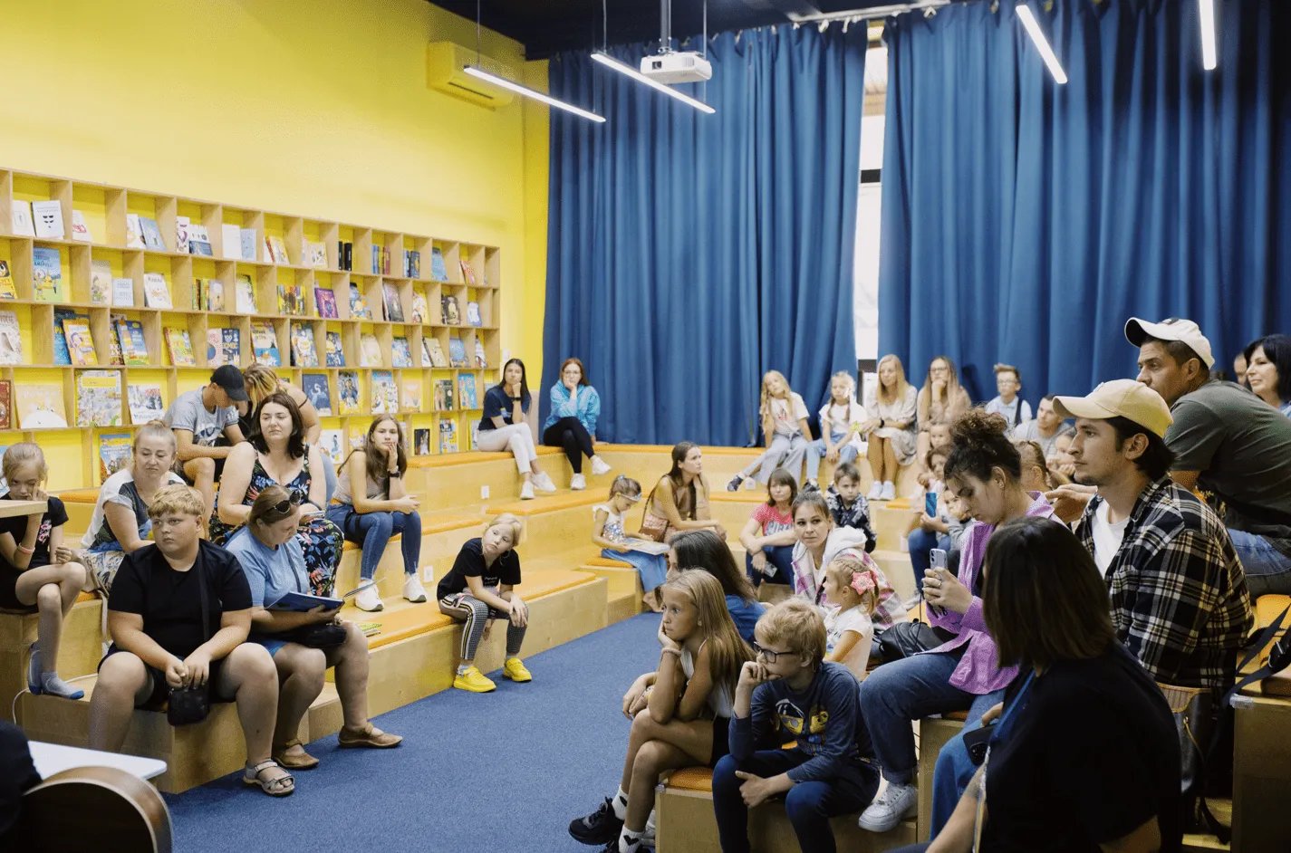 Точка "Спільно" на залізничному вокзалі в Києві