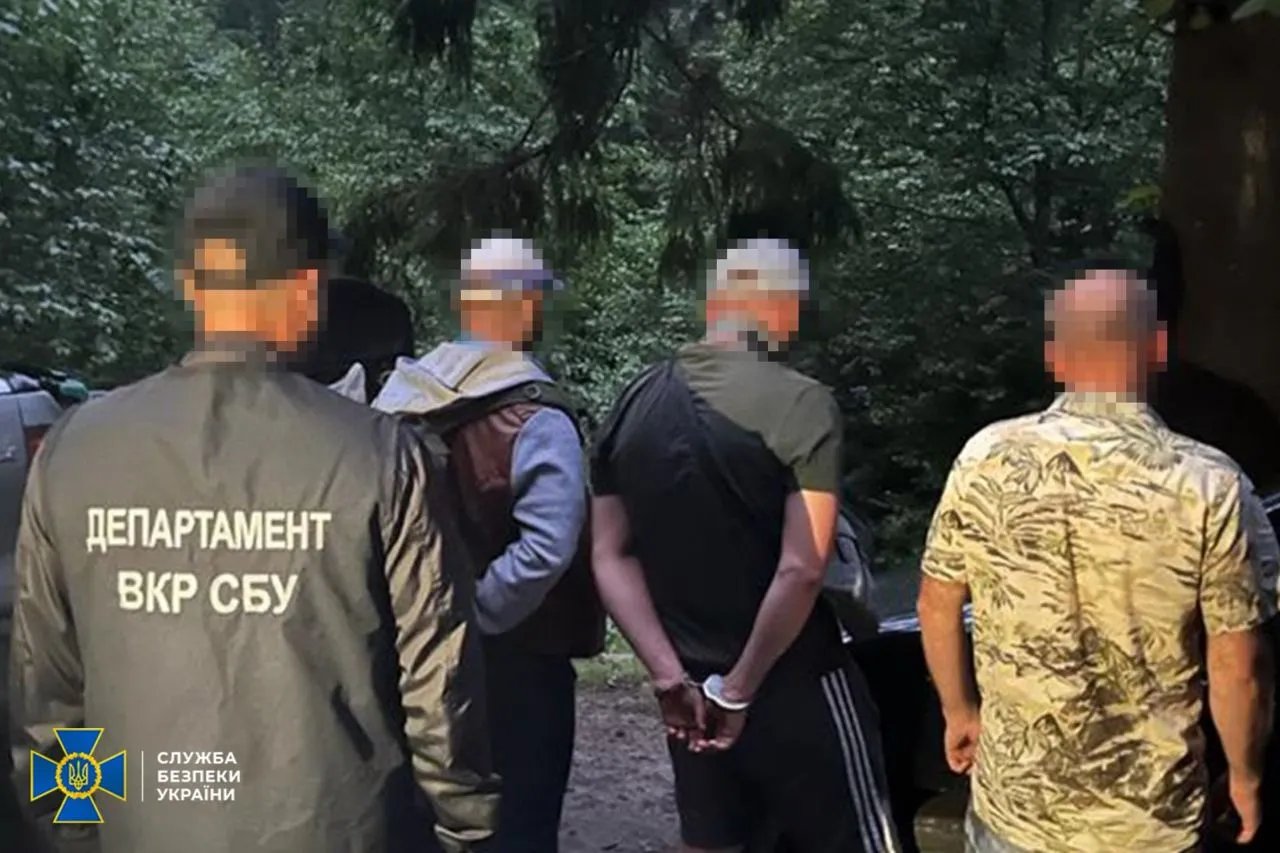 Чоловіків перевозили на квадроциклах через Карпати. Фото: СБУ Чоловіків перевозили на квадроциклах через Карпати. Фото: СБУ