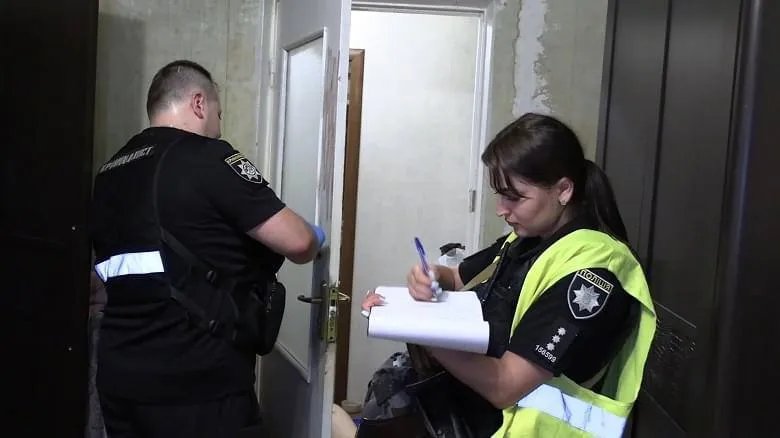 Поліція проводить опис місця злочина