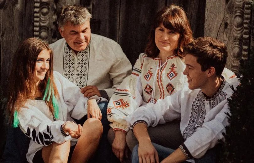 Джерри Хейл с родителями и братом.