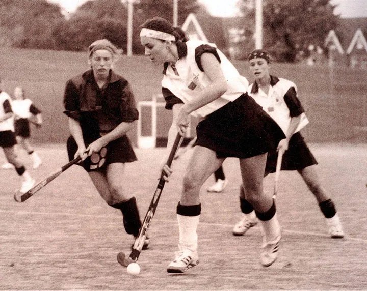 Ви це бачили! Ця дівчина вміє - все?