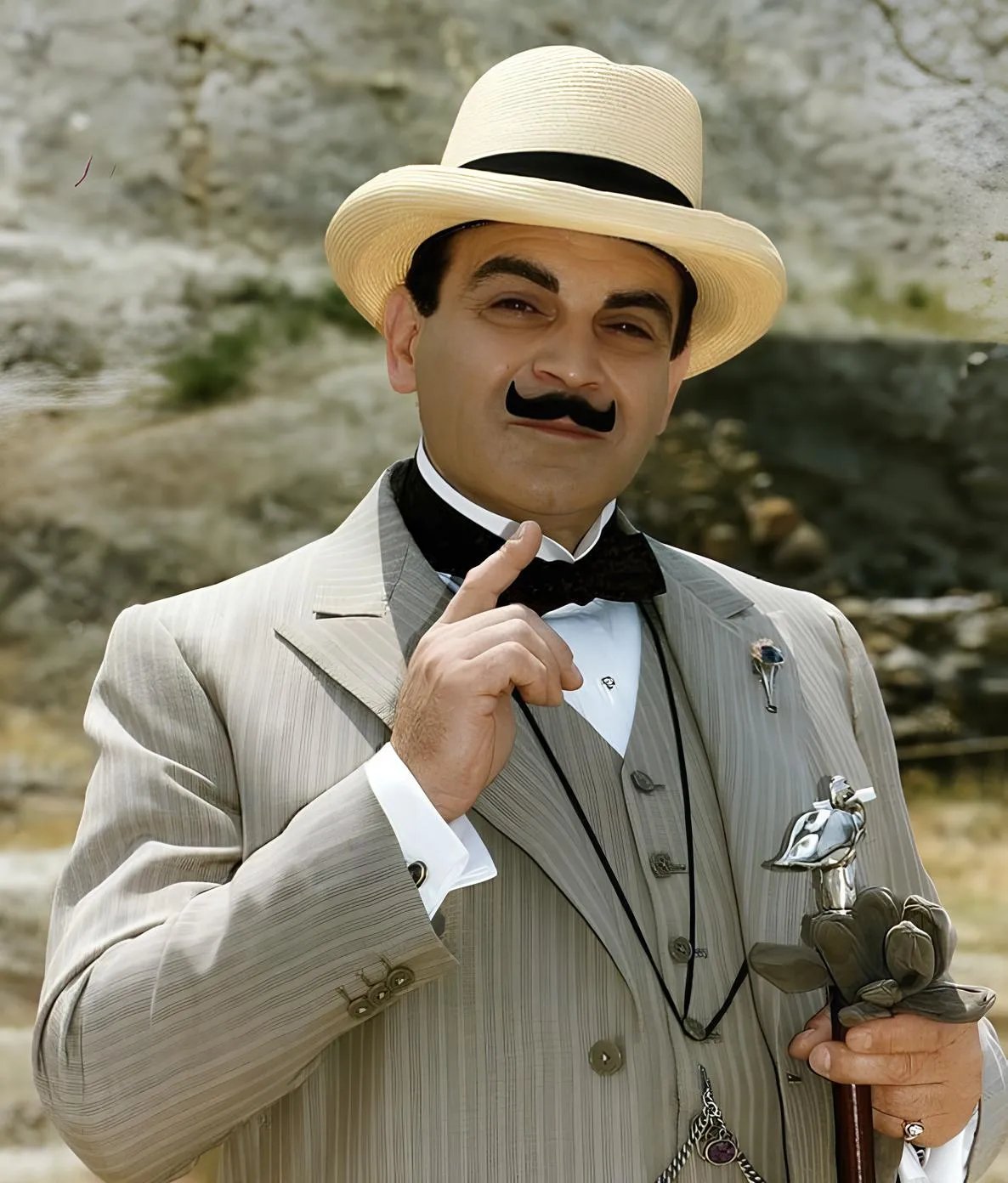 Один з найвиразніших її героїв - бельгійський детектив Еркюль Пуаро, старомодні вуса якого й досі є його впізнаваною візитівкою. Актор Девід Суше в ролі Пуаро.