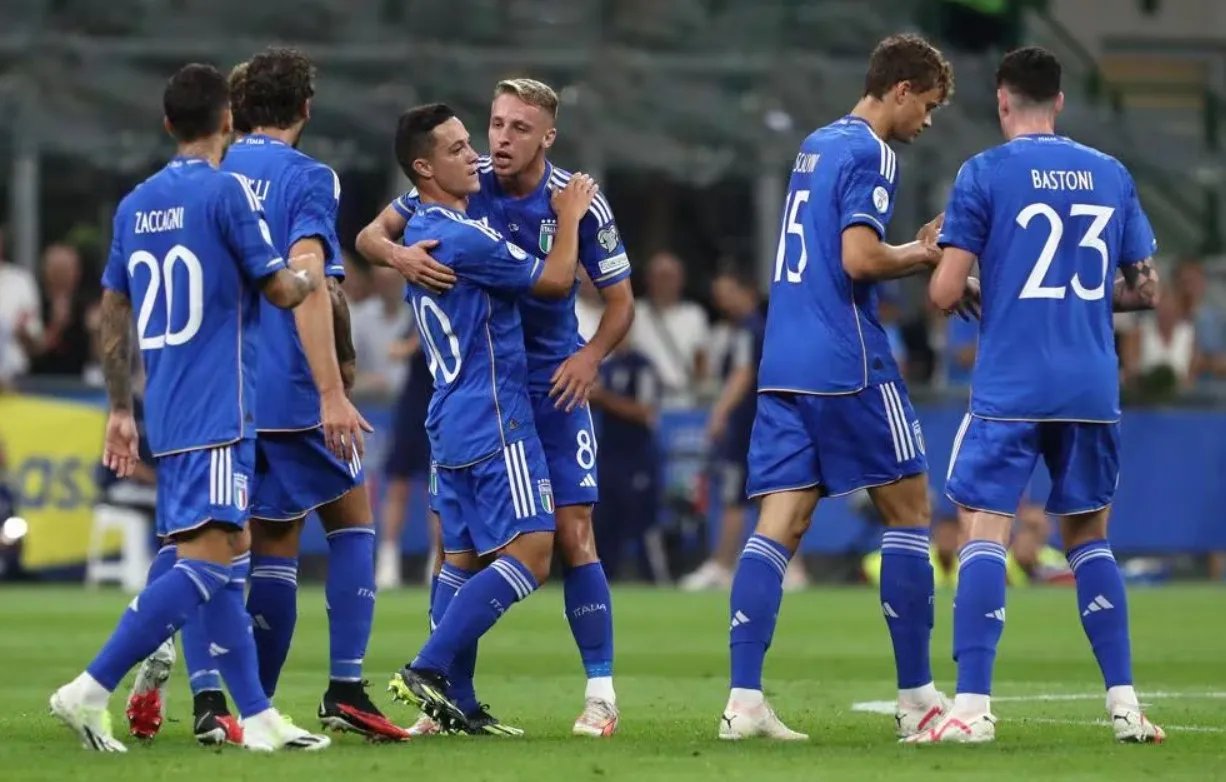 Фраттези получает приветствие от партнеров с дублем