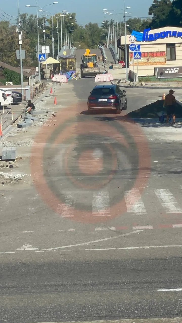 Ремонт дороги в Гидропарке Ремонт дороги в Гидропарке