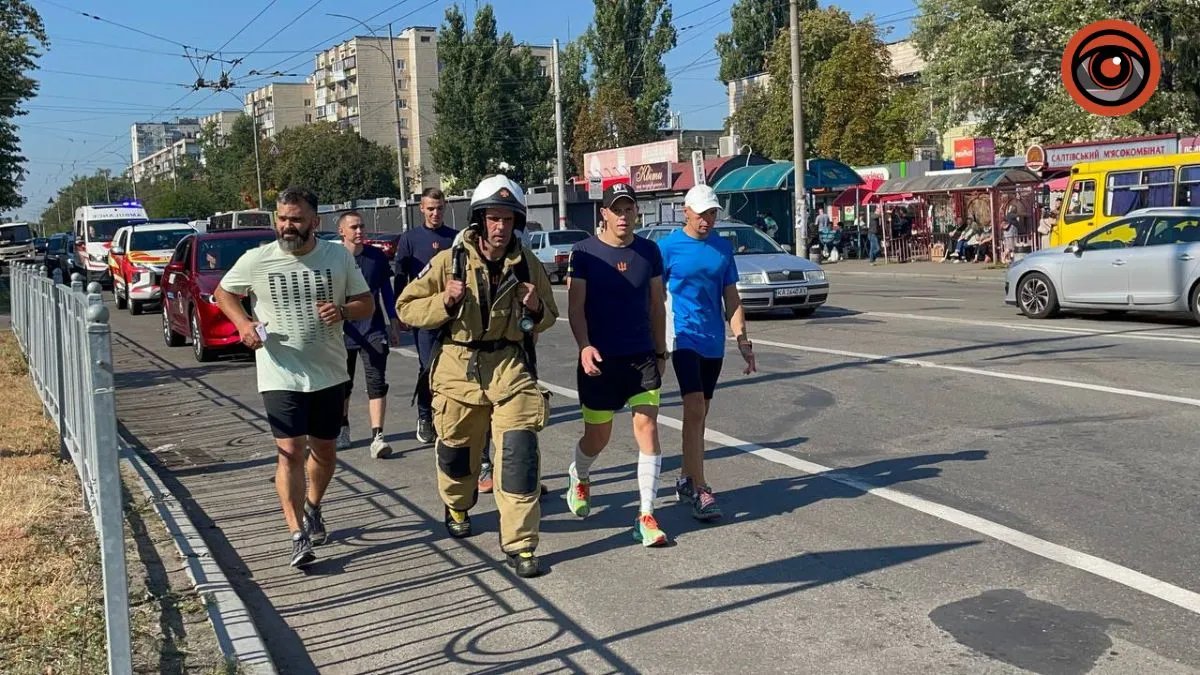Український рятувальник пробіжить 100 км в бойовому спорядженні на підтримку колег: фото і відео 2