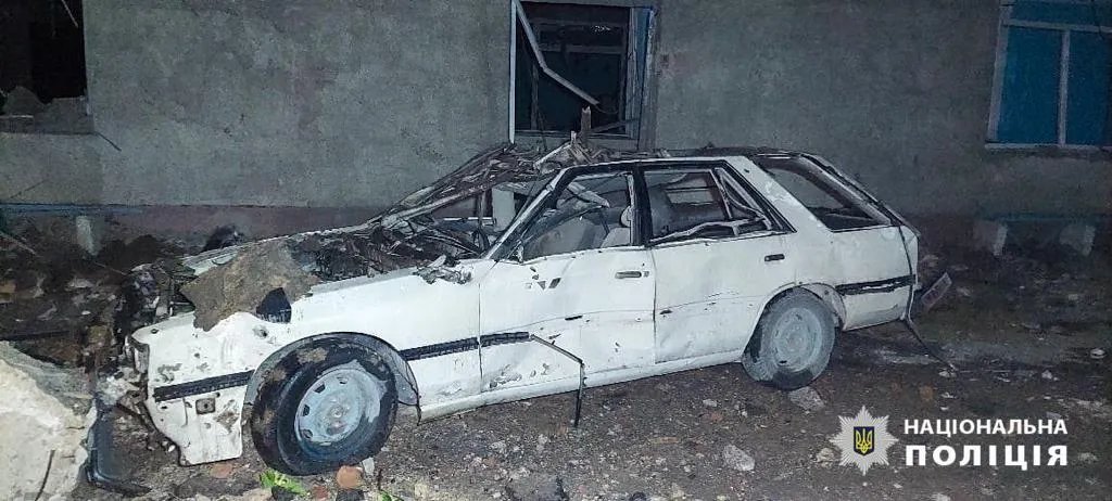 Истерзанный автомобиль из-за атаки россии по Одесской области 21 сентября. Фото: Нацполиция Одесской области Истерзанный автомобиль из-за атаки россии по Одесской области 21 сентября. Фото: Нацполиция Одесской области