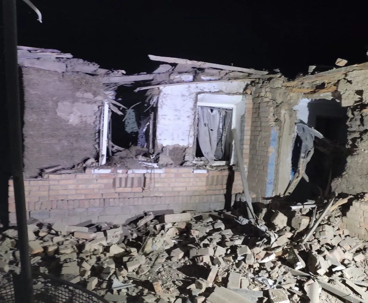 Поврежденный россиянами дом. Фото: Сергей Лысак