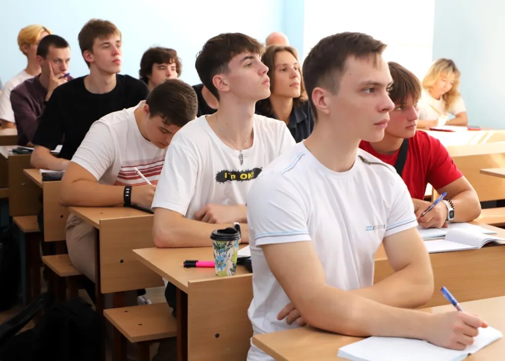 Студенты на лекции. Фото: Хмельницкий национальный университет Студенты на лекции. Фото: Хмельницкий национальный университет