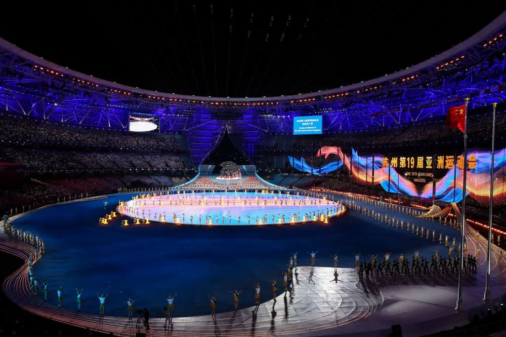 А так виглядала церемонія в чаші стадіону. Фото - gettyimages.com