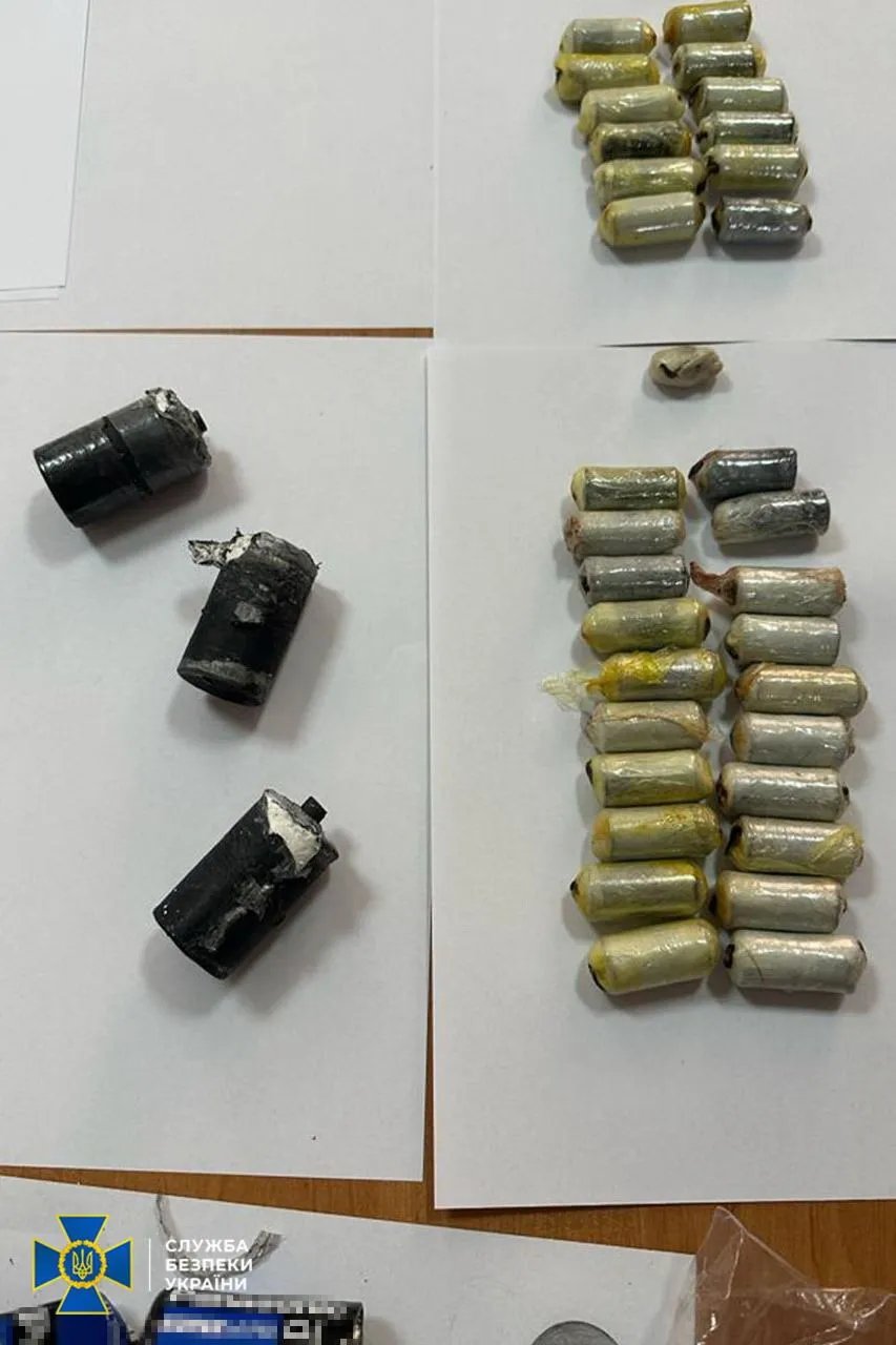 Кокаїн зі шлунку наркокур'єра. Фото: СБУ Кокаїн зі шлунку наркокур'єра. Фото: СБУ