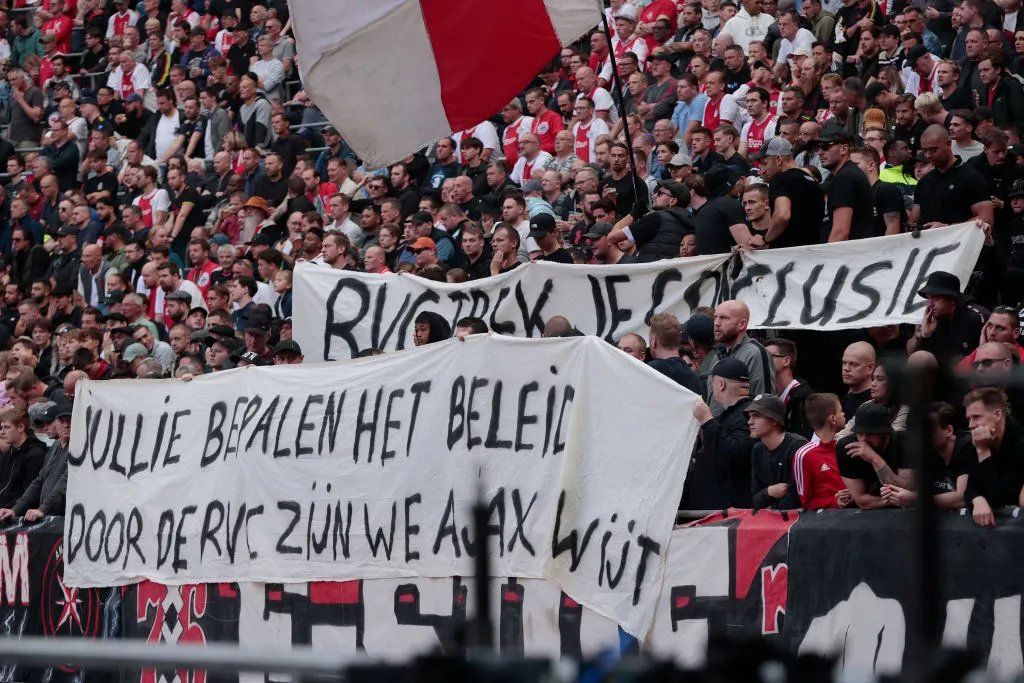 Фанати Аякса незадоволені виступами команди на початку сезону.Фото - gettyimages.com