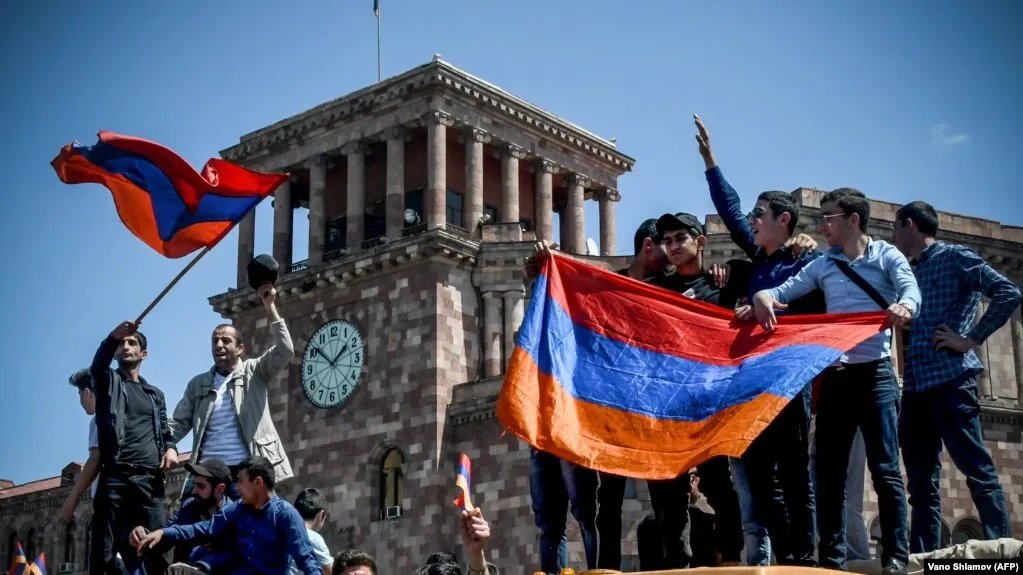 В Ереване не утихают протесты против власти