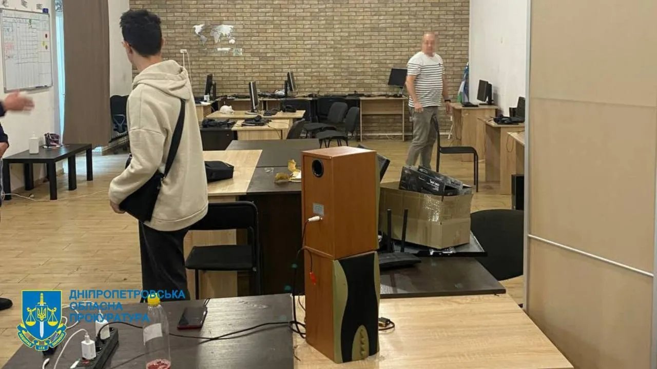 Шахрайський call-центр у Дніпрі. Фото: прокуратура