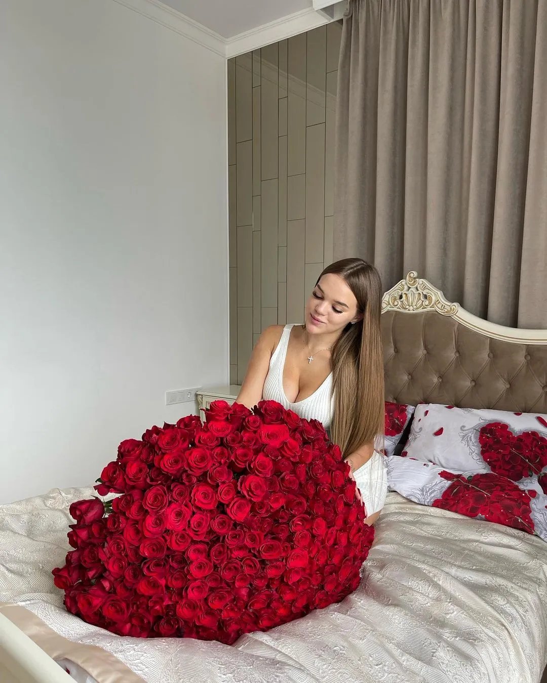 Ива не скрывает роскошной жизни