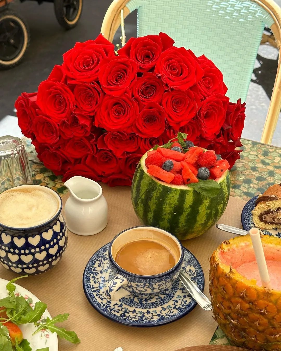 Исходящие Юлии в Италии – пример ярко оформленного контента