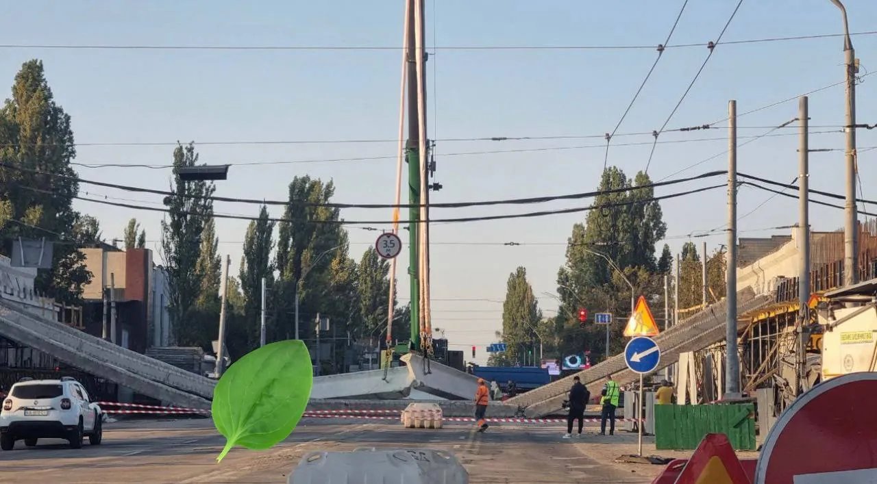 В КГГА назвали причину разрушения моста на Шулявке – украинцы выдвигают свои версии, создавая мемы: фото 4