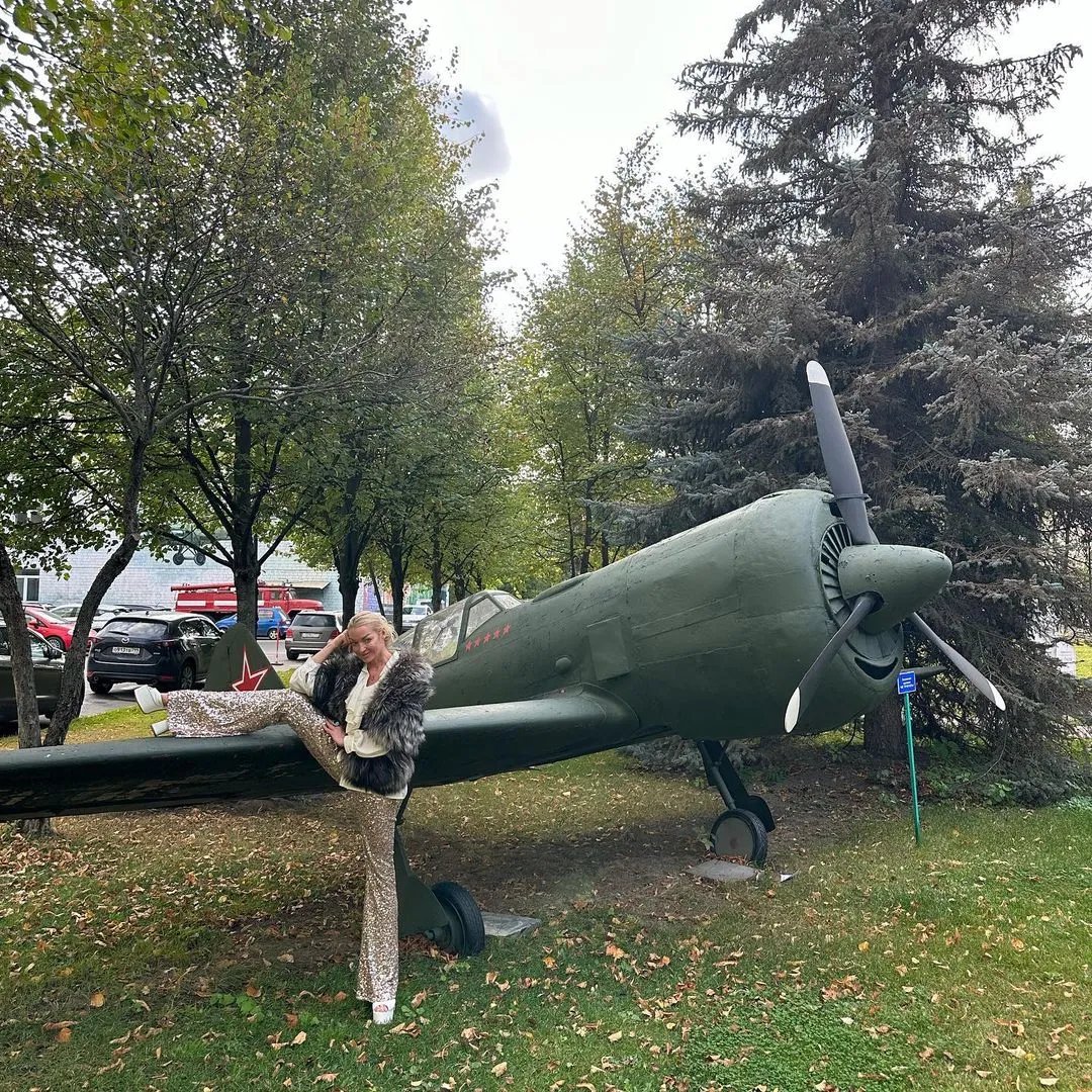 Скандальный снимок путинистки Волочкой в Москве