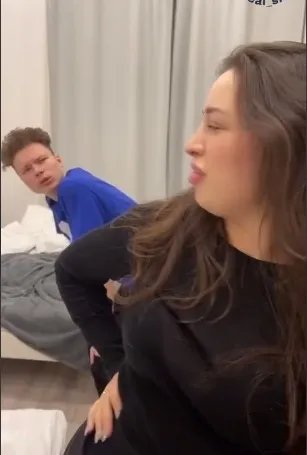 Брат и сестра Костини танцуют в Европе