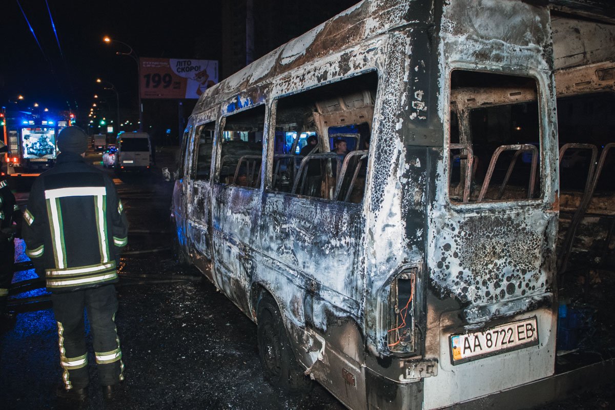 Владелец маршрутки утверждает, что это был поджог