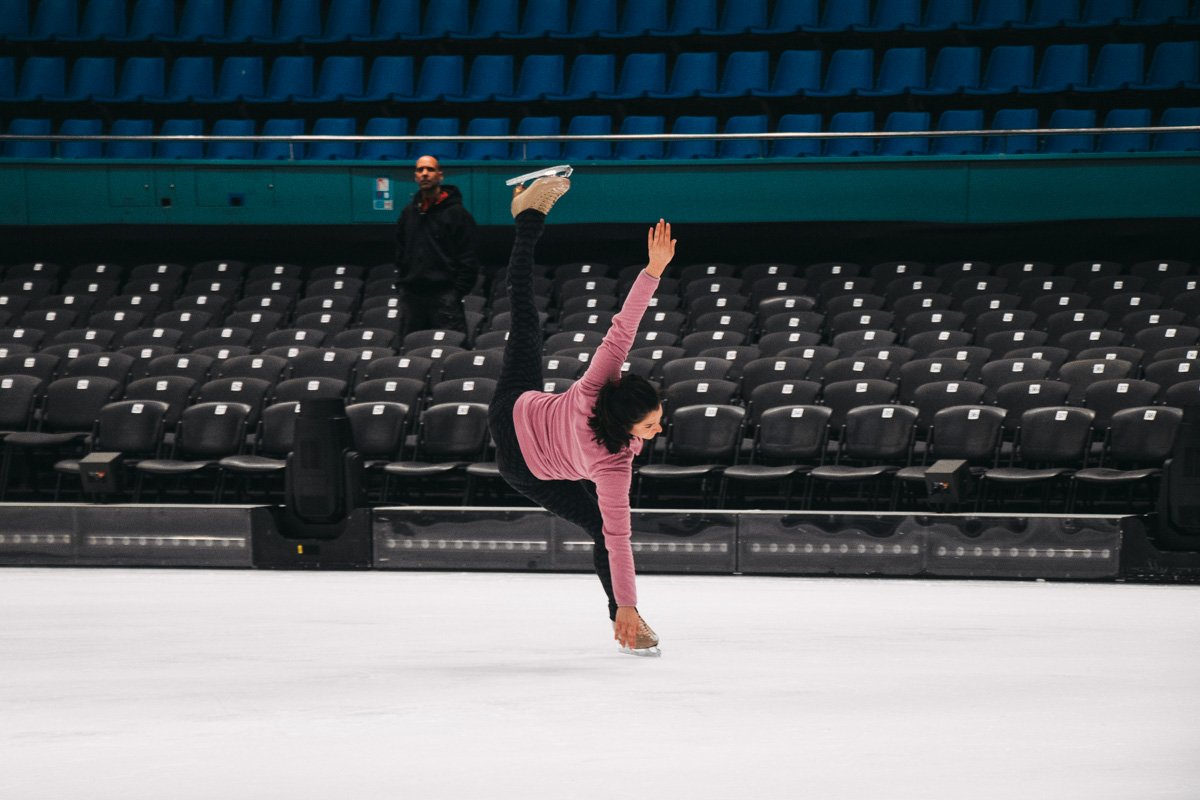 В составе команды артистов 43 человека