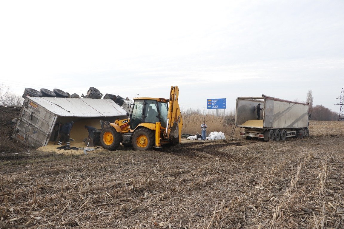 К счастью, водитель DAF остался цел и невредим К счастью, водитель DAF остался цел и невредим
