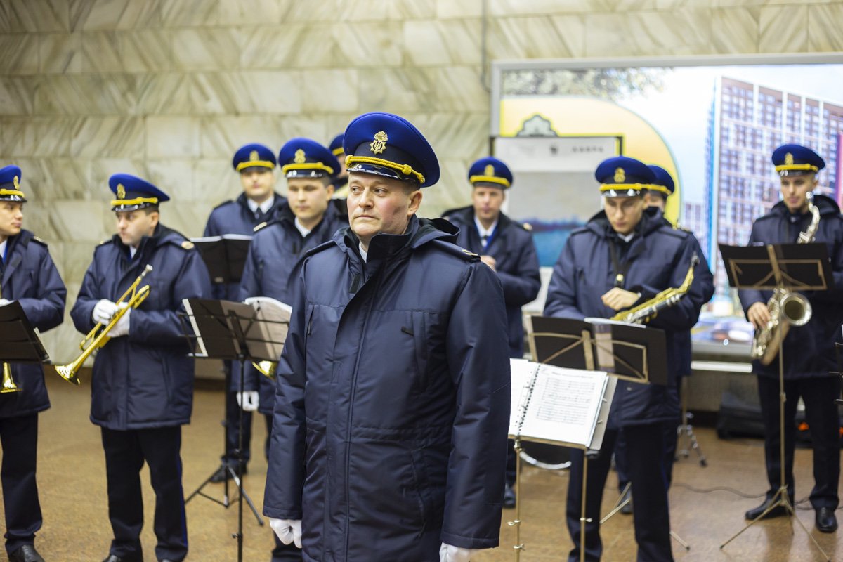 Оркестр поздравляет с приходом весны уже 3 год подряд