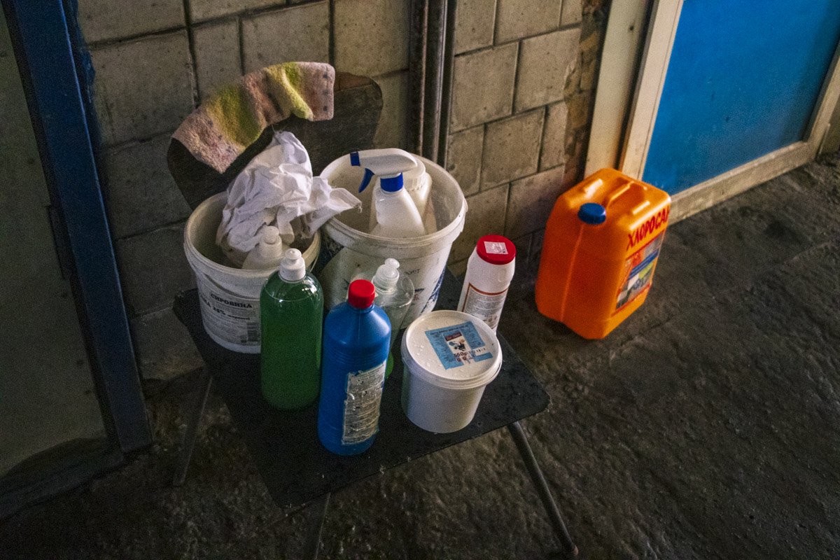 Вместо ежедневной очистки теперь каждый троллейбус, автобус и трамвай "чистят" дважды в день