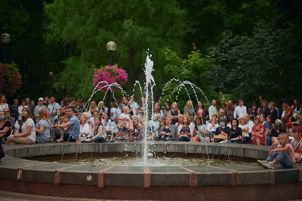 #ХайЗвучитьУкраїна: в День Независимости в парке Шевченко состоялась трансляция грандиозного концерта от Classic Picnic 5