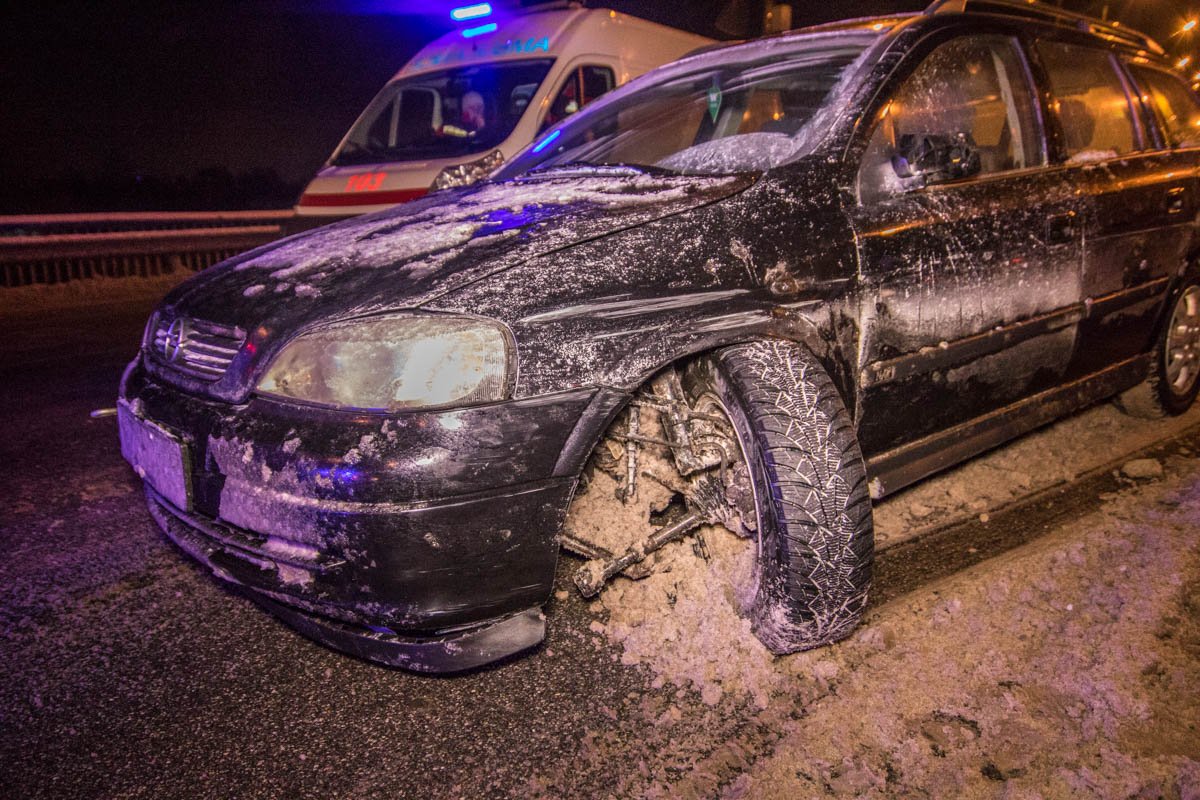 Как результат у Dacia Logan полностью разбит задний бампер