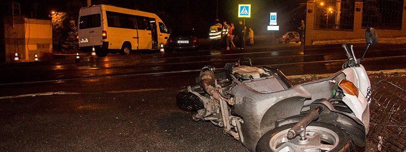 "Комбо": на одном перекрестке в ДТП столкнулись маршрутка и Lanos, а Toyota "снесла" скутер