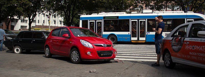 ДТП на проспекте Поля: столкнулись ВАЗ и Hyundai Getz