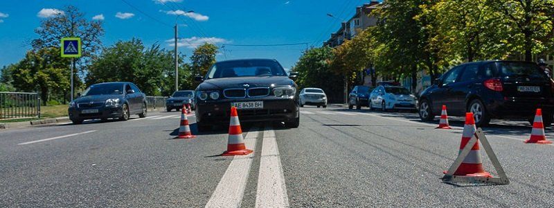 На Набережной возле Паруса BMW сбил 13-летнюю девочку