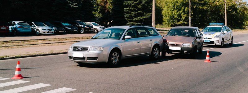 На Мологвардейской столкнулись Audi и ВАЗ
