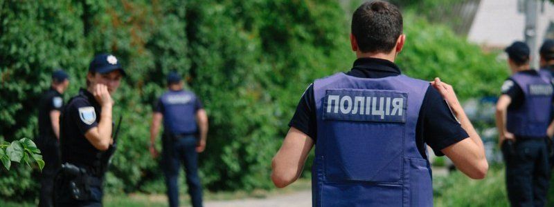 В Днепре на водителя напали полицейские