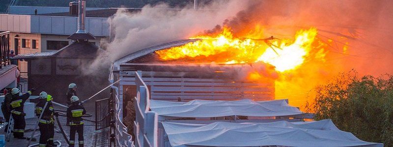 Стало известно, почему в Днепре загорелся аквапарк и когда его откроют