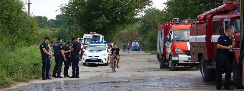 В Днепре подростки случайно подожгли дом: есть пострадавший