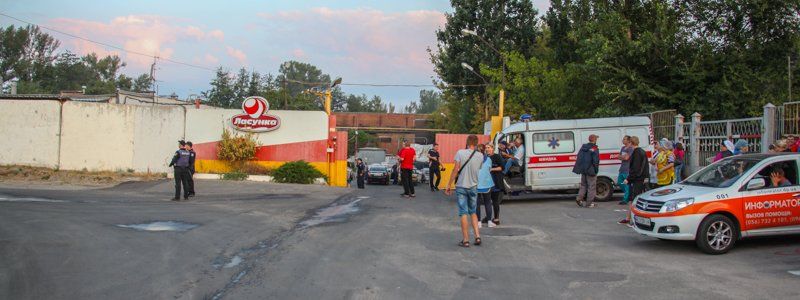 В Приднепровске на фабрике "Ласунка" горели фуры